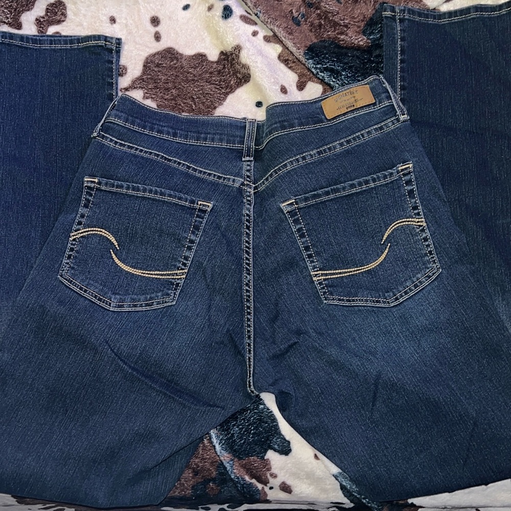 Levi’s dark wash curvy straight jeans